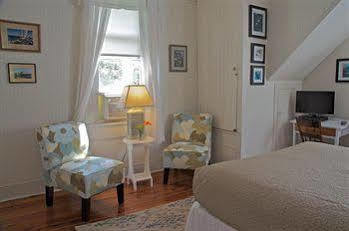 Waypoint House Bed And Breakfast Boyce Exterior photo