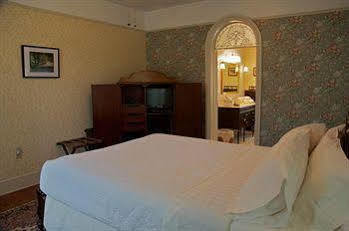 Waypoint House Bed And Breakfast Boyce Exterior photo